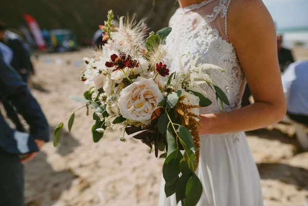 Beautiful flowers, beautiful colours, white, green and reds.